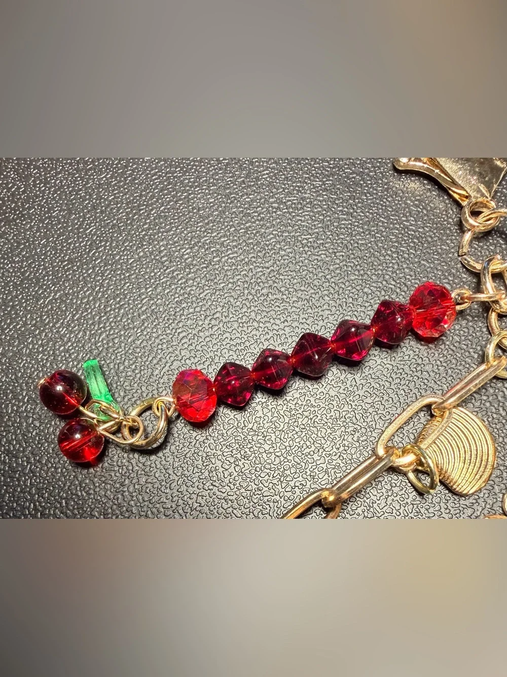 ✨Handmade✨Gold-Tone Red Floral Crystal Keychain Bag Charm
